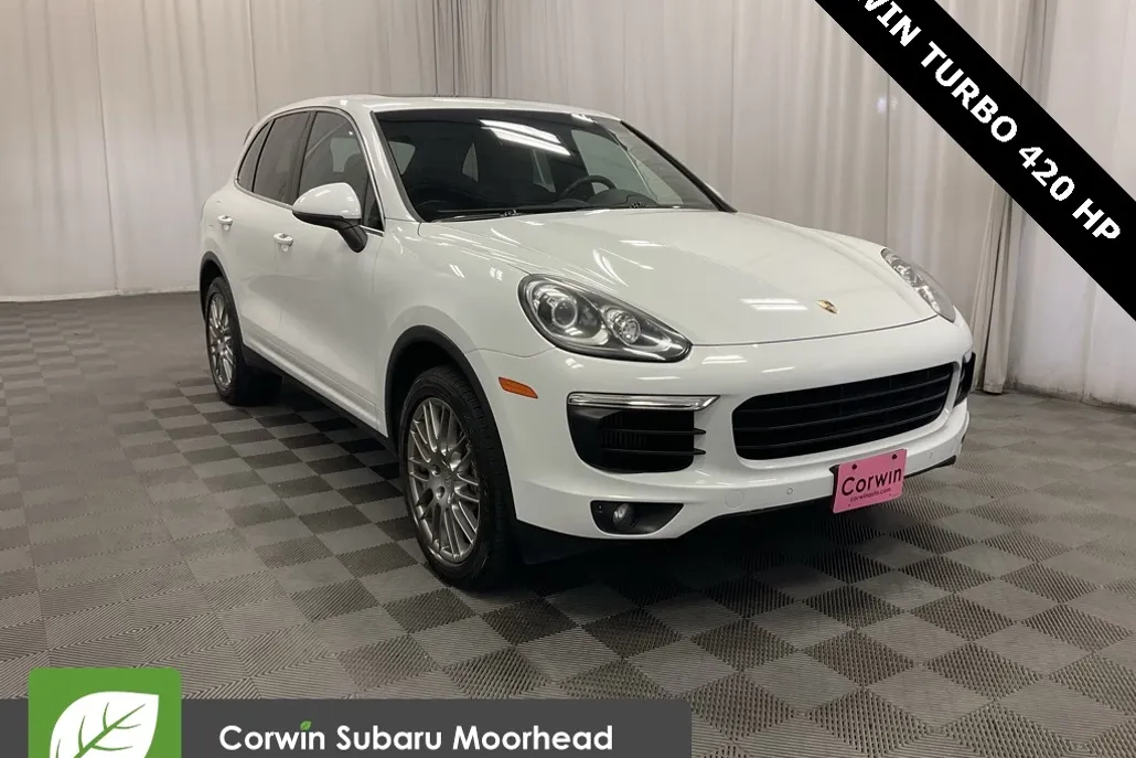 2015 Porsche Cayenne S photo 1
