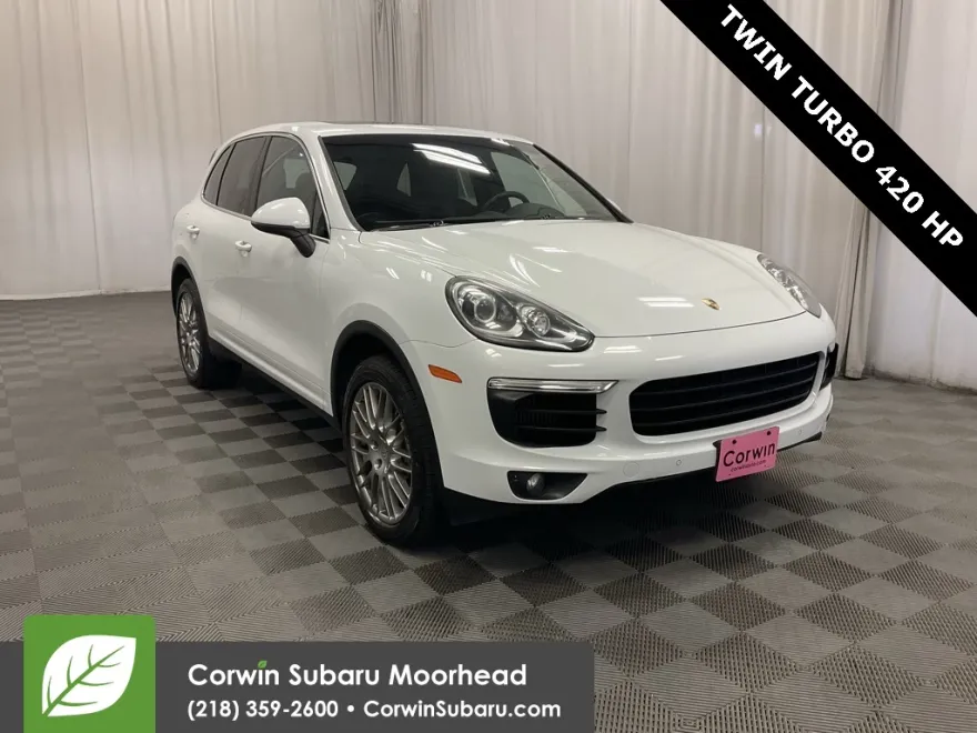 2015 Porsche Cayenne S photo 1