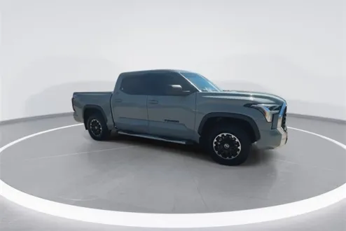 2022 Toyota Tundra SR5 CrewMax photo 2