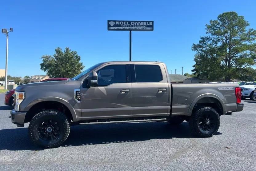 2022 Ford F-250 Lariat photo 1