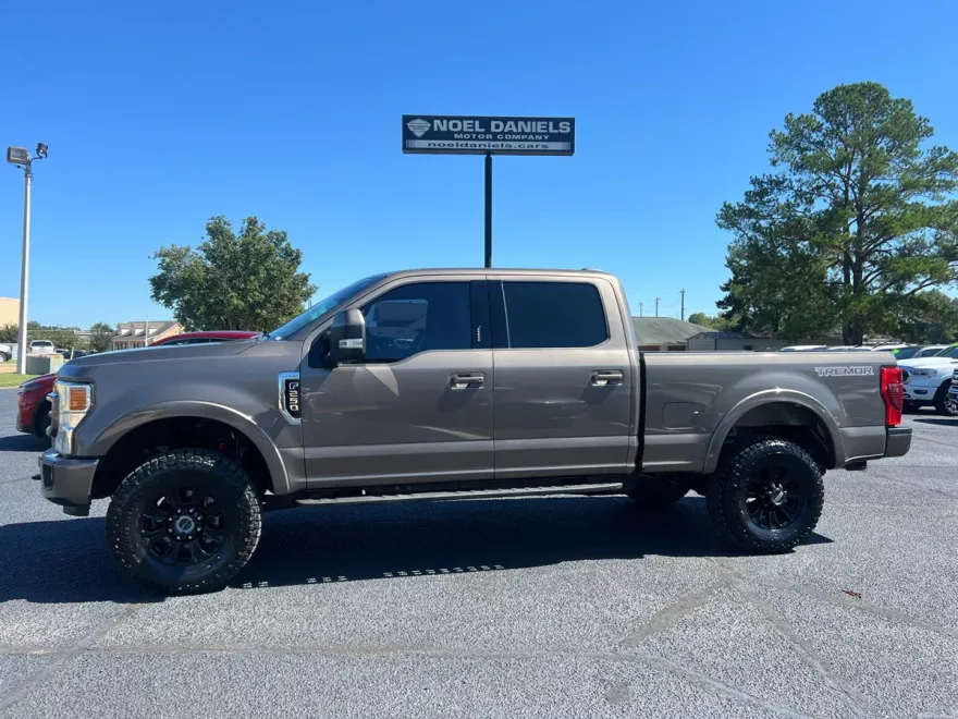 2022 Ford F-250 Lariat photo 1