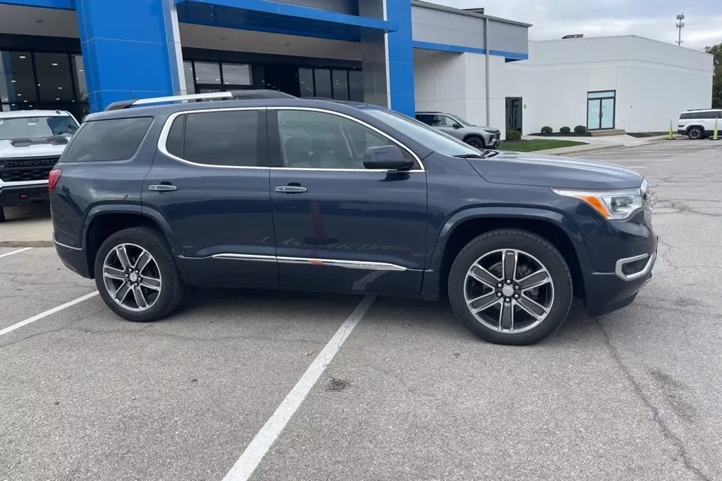 2019 Gmc Acadia Denali photo 1