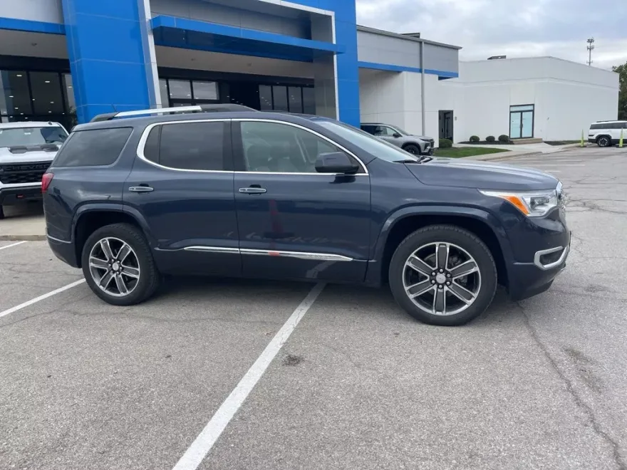 2019 Gmc Acadia Denali photo 1