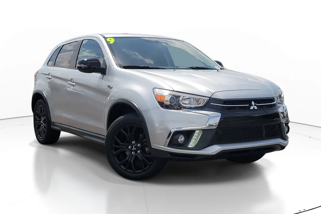 2019 Mitsubishi Outlander Sport LE photo 1