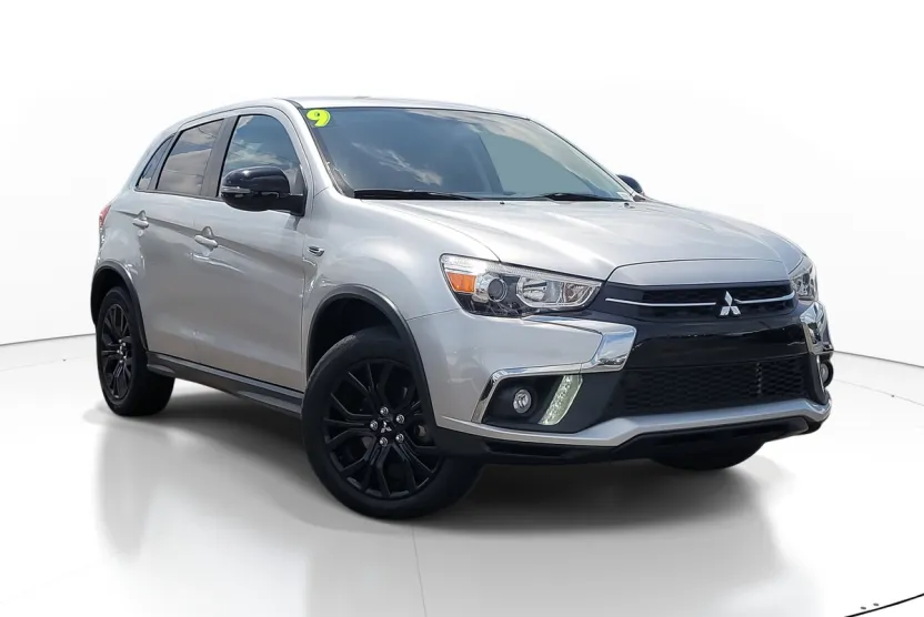 2019 Mitsubishi Outlander Sport LE photo 1