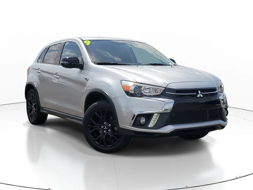 2019 Mitsubishi Outlander Sport LE photo 1
