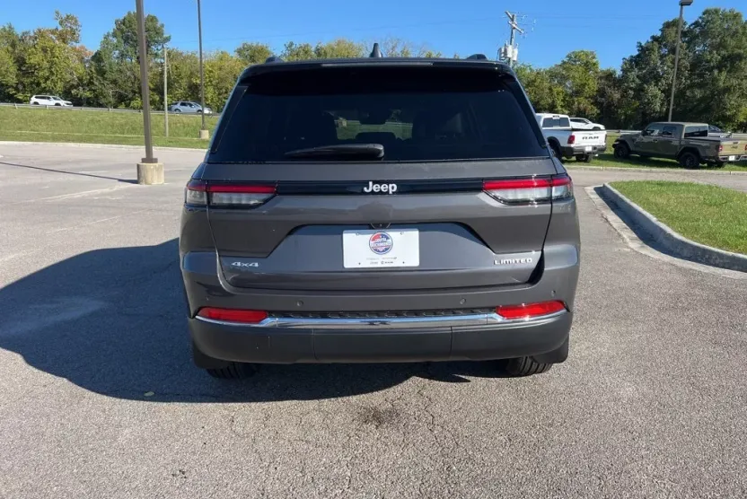 2025 Jeep Grand Cherokee Limited photo 1