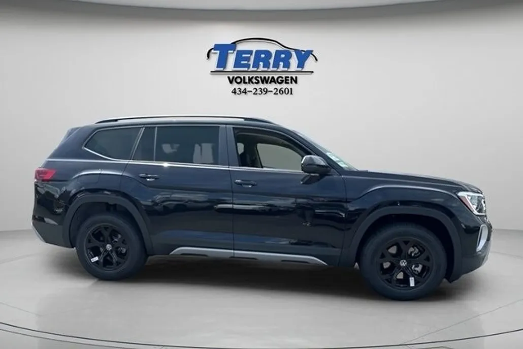 2024 Volkswagen Atlas Peak Edition SE Technology photo 1
