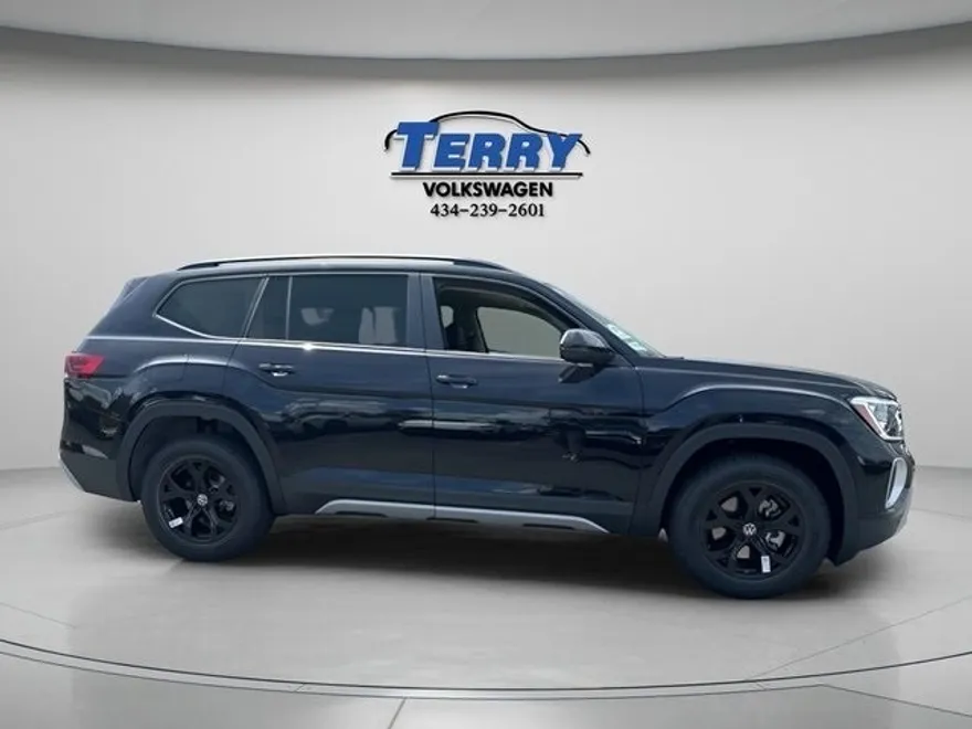 2024 Volkswagen Atlas Peak Edition SE Technology photo 1