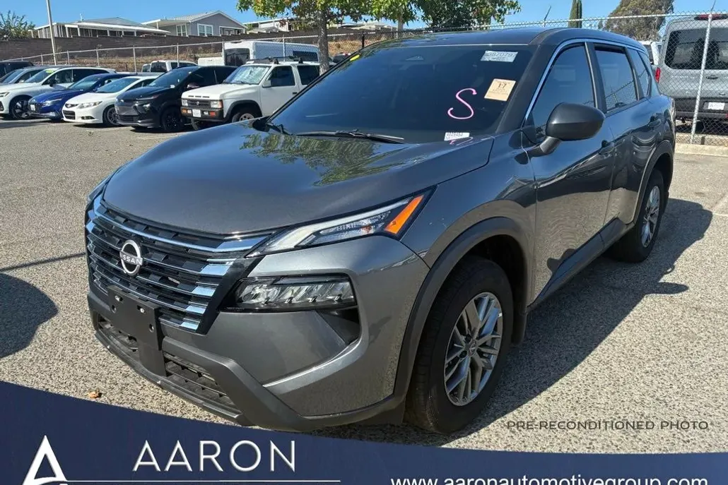 2025 Nissan Rogue S photo 1