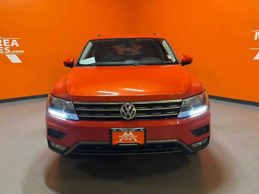 2019 Volkswagen Tiguan SEL R-Line photo 1