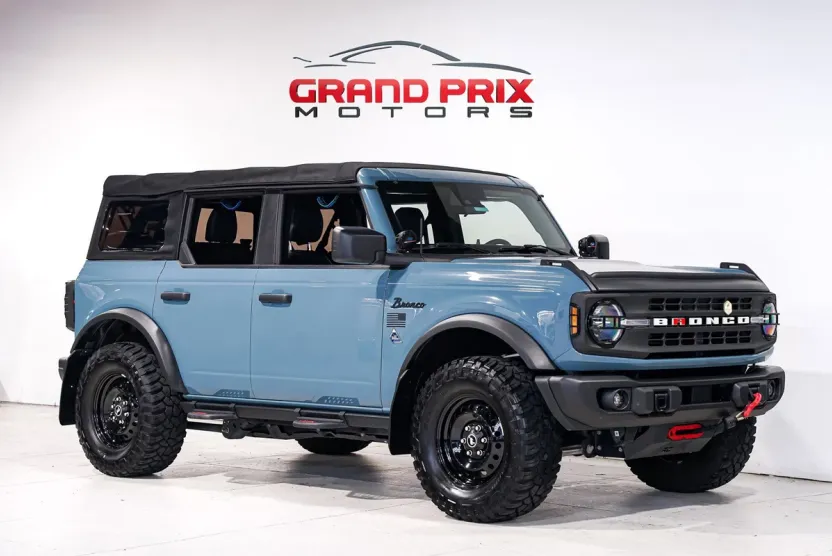 2022 Ford Bronco Black Diamond photo 1