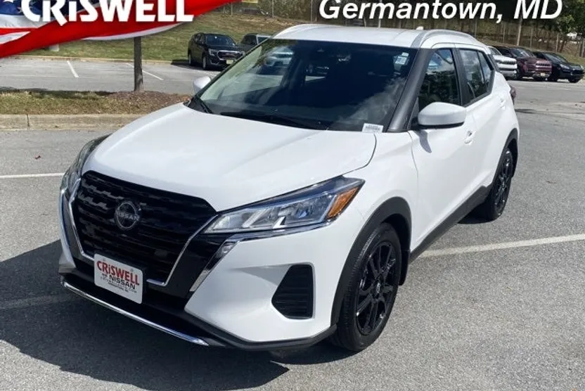 2024 Nissan Kicks SV photo 1