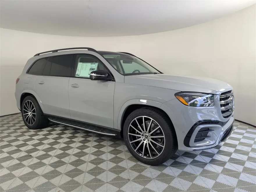 2026 Mercedes Benz GLS 450 4MATIC photo 1