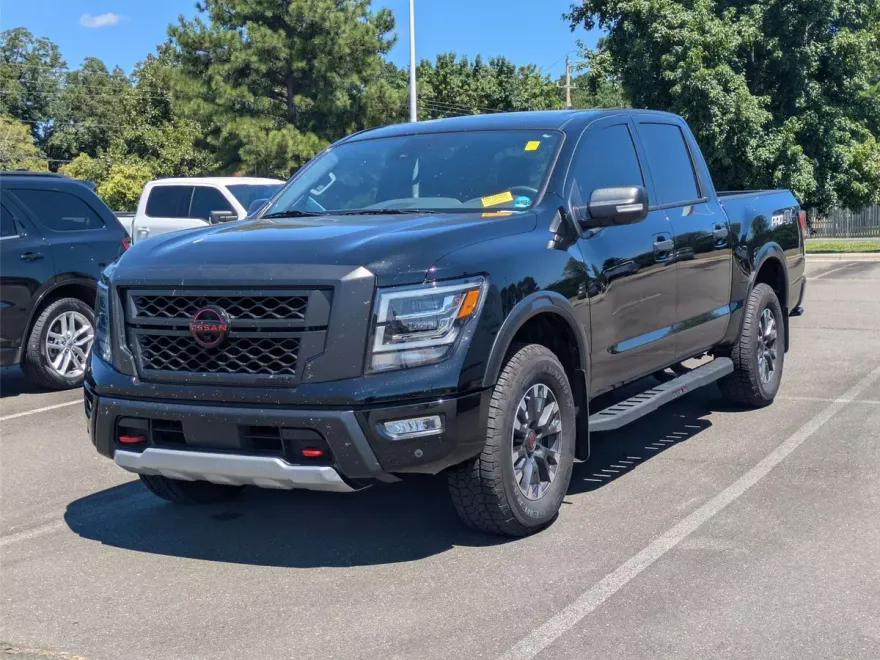 2024 Nissan Titan PRO-4X photo 1