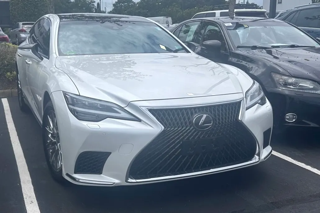 2021 Lexus LS 500 photo 1