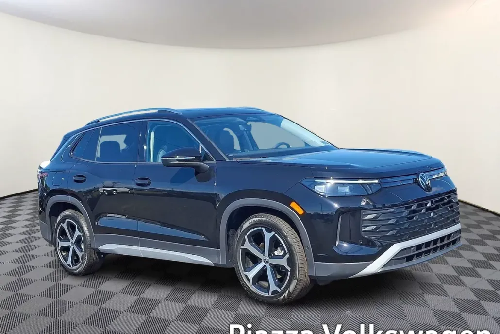2025 Volkswagen Tiguan SE photo 1