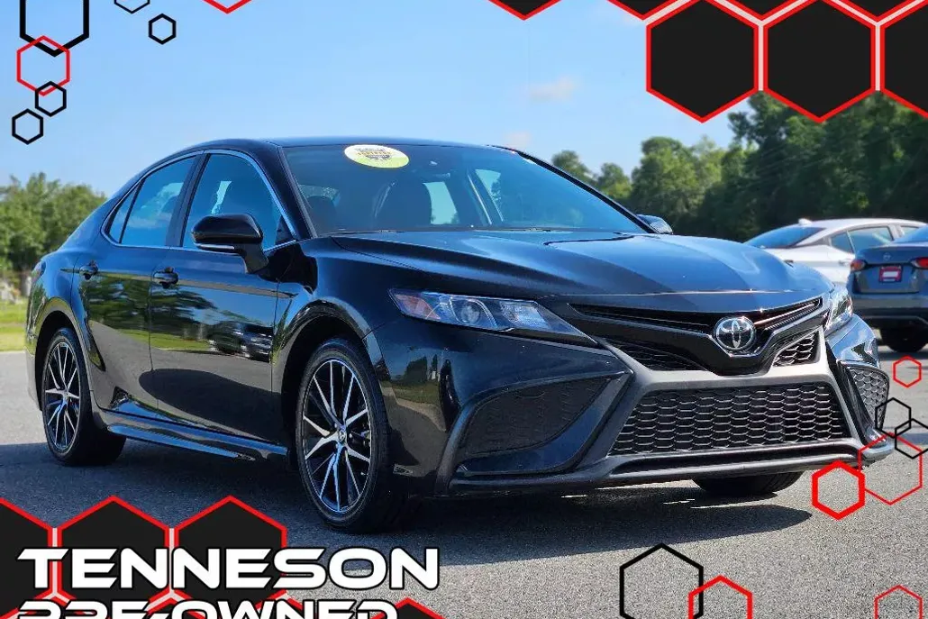 2024 Toyota Camry SE photo 1