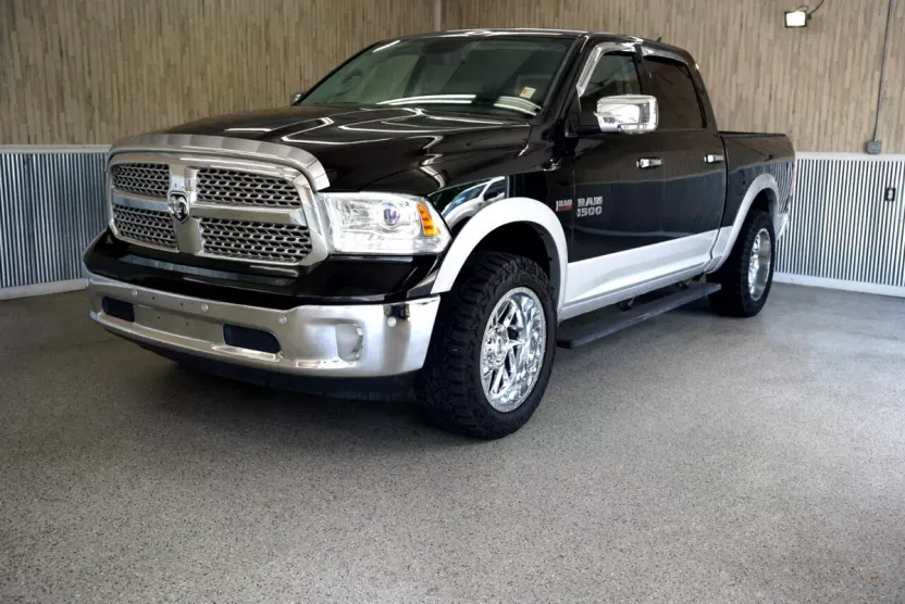 2014 Ram 1500 Laramie photo 1