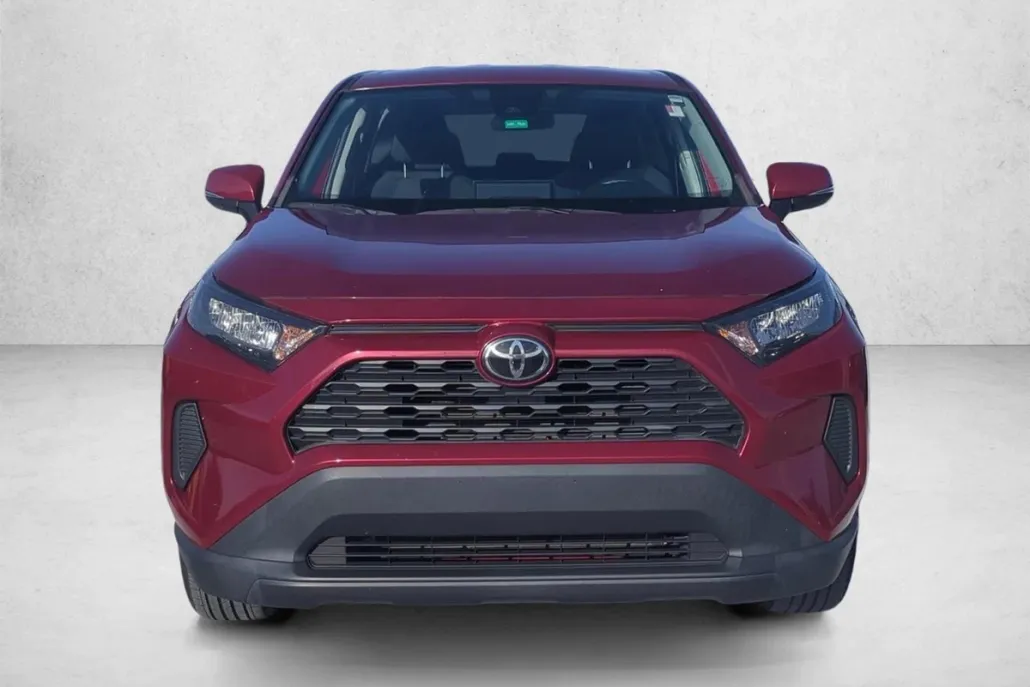 2022 Toyota RAV4 LE photo 1