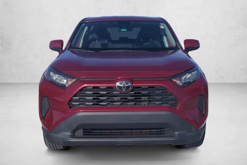 2022 Toyota RAV4 LE photo 1
