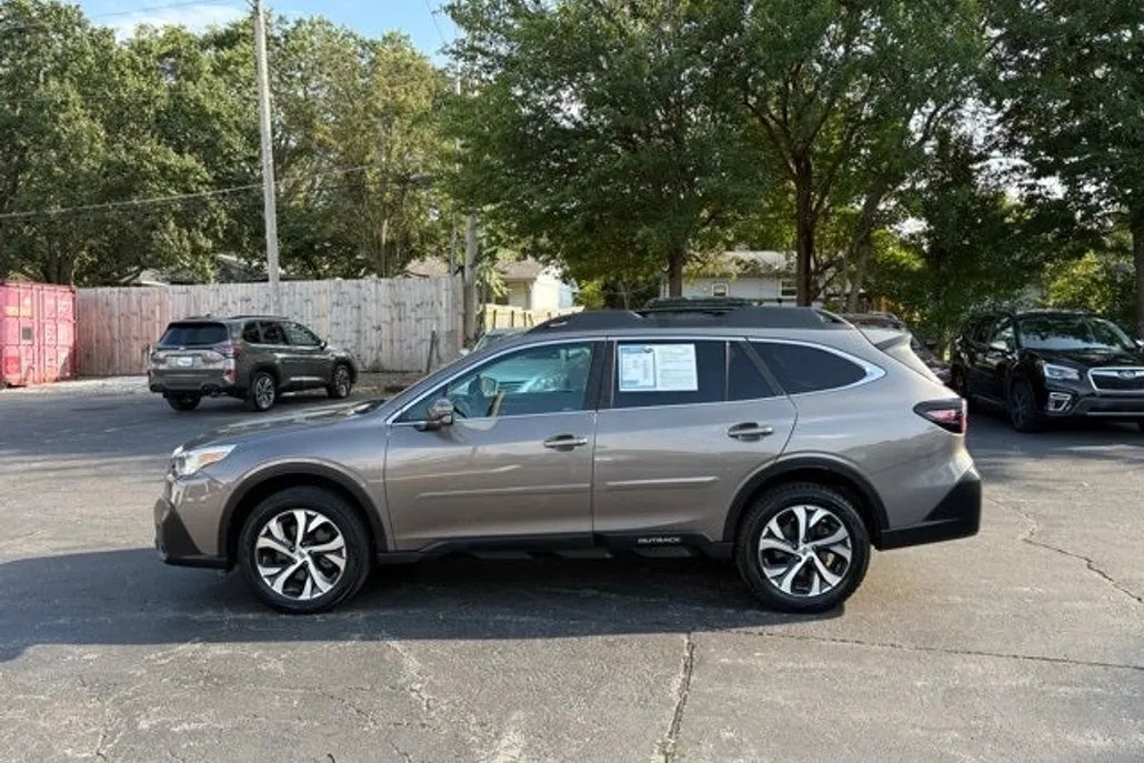 2022 Subaru Outback Limited photo 1