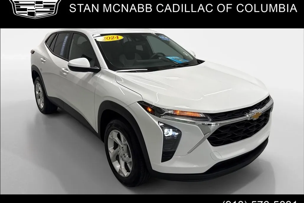 2024 Chevrolet Trax LS photo 1
