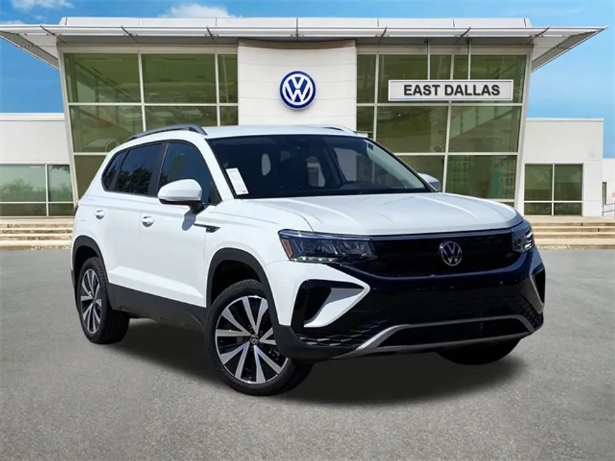 2024 Volkswagen Taos SE photo 1