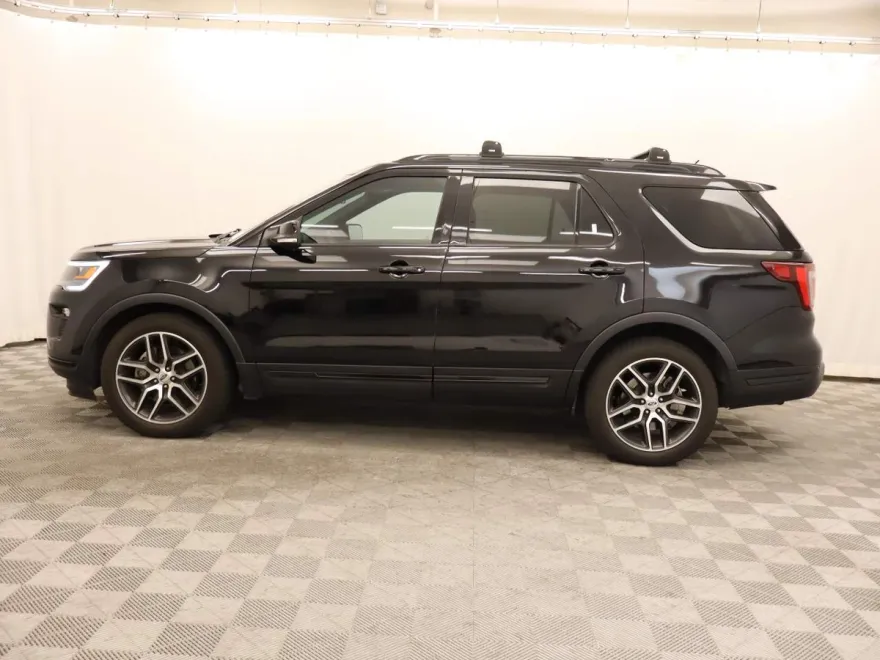 2018 Ford Explorer Sport photo 1