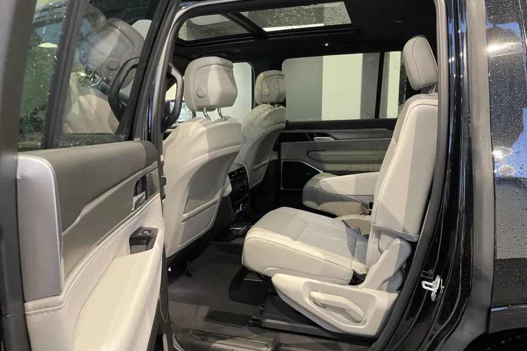 2025 Jeep Wagoneer Series II Overland photo 1