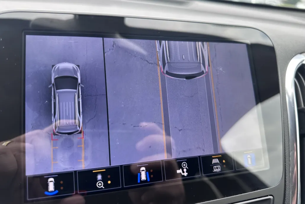 2024 Chevrolet Equinox LT photo 1