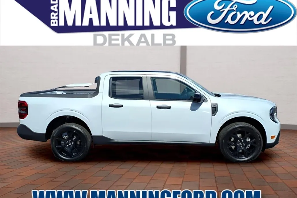 2025 Ford Maverick XLT photo 1