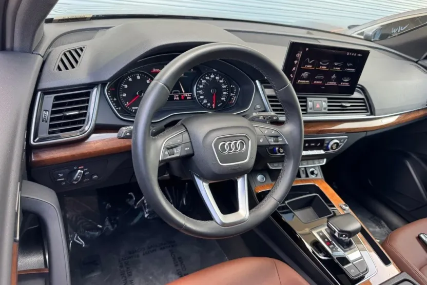2022 Audi Q5 45 S line Premium photo 1