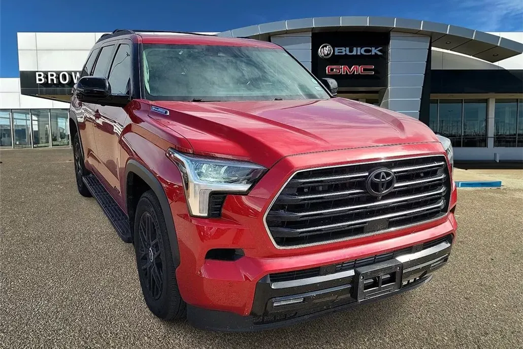2024 Toyota Sequoia SR5 photo 1