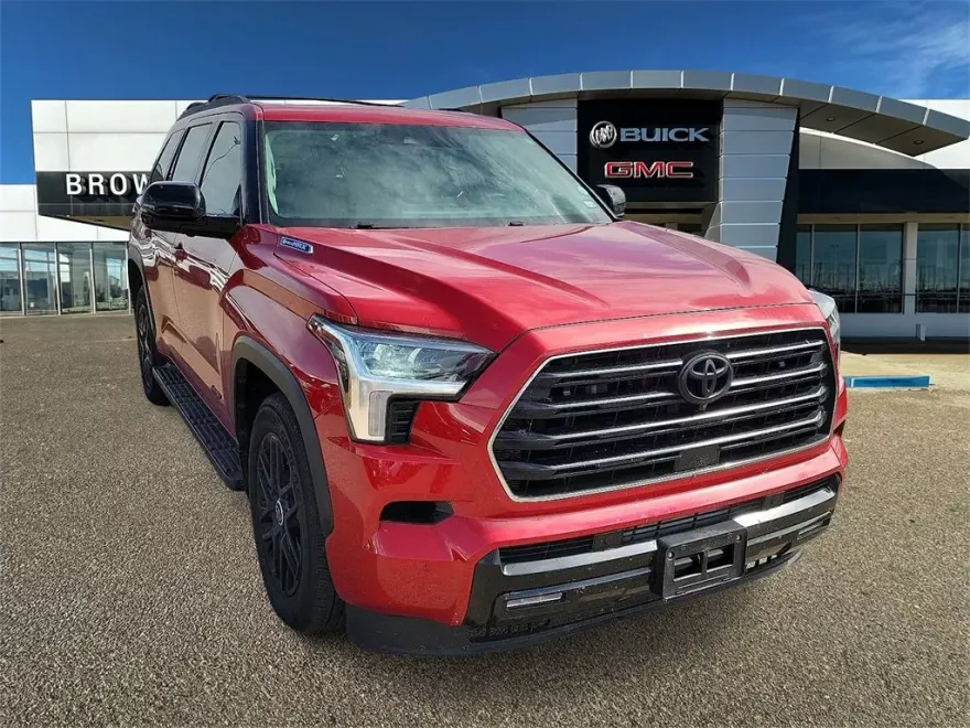 2024 Toyota Sequoia SR5 photo 1