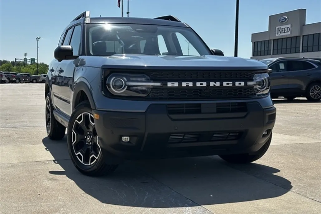 2025 Ford Bronco Sport Outer Banks photo 1