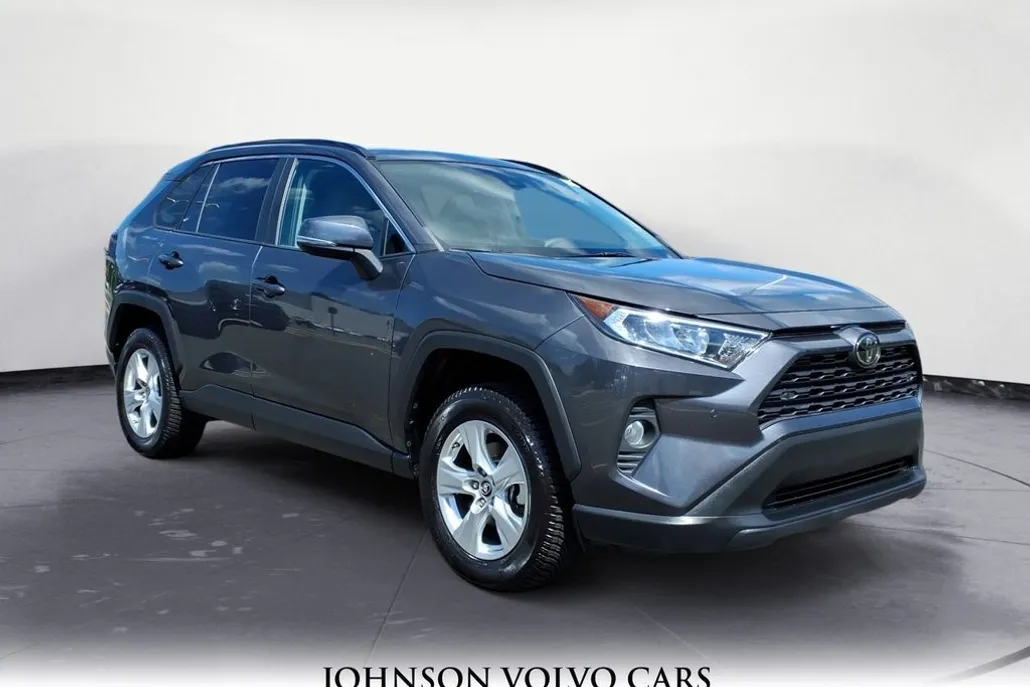 2019 Toyota RAV4 XLE photo 1