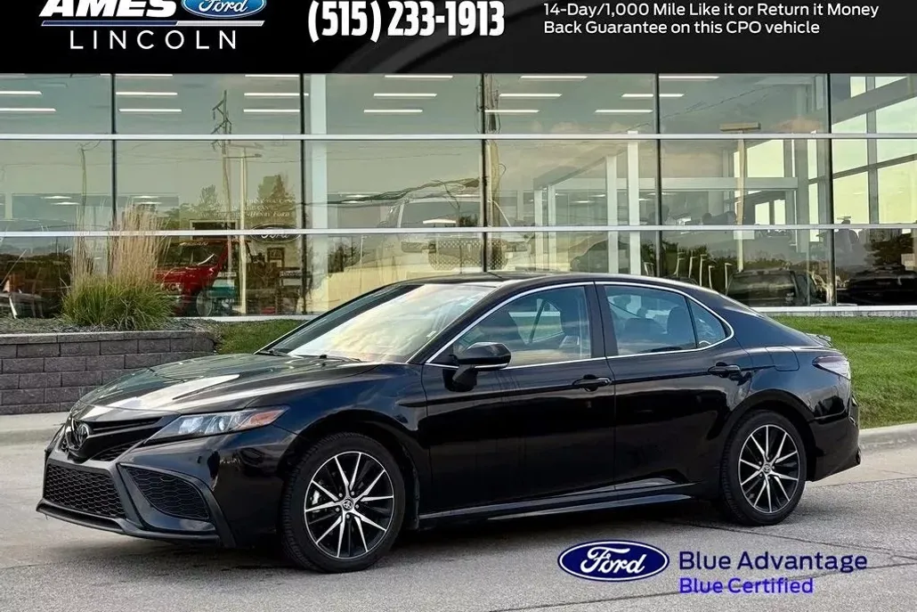 2023 Toyota Camry SE photo 1