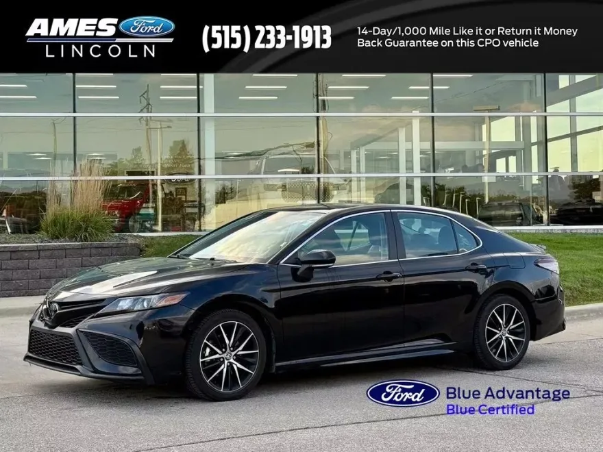 2023 Toyota Camry SE photo 1