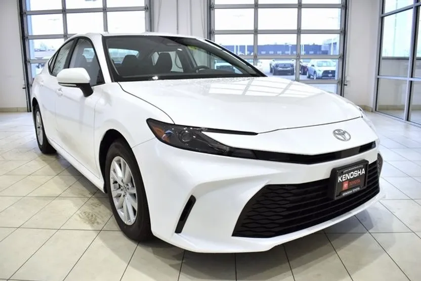 2026 Toyota Camry LE photo 1