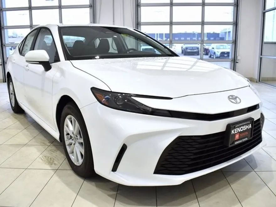 2026 Toyota Camry LE photo 1
