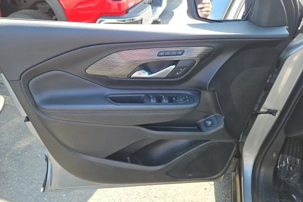 2024 Gmc Terrain SLT photo 1