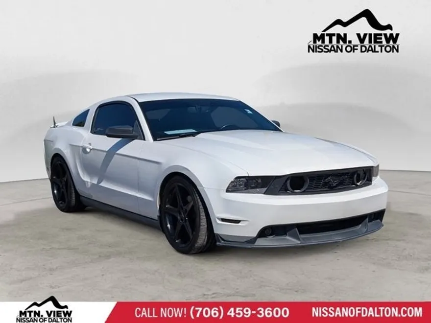 2010 Ford Mustang V6 photo 1