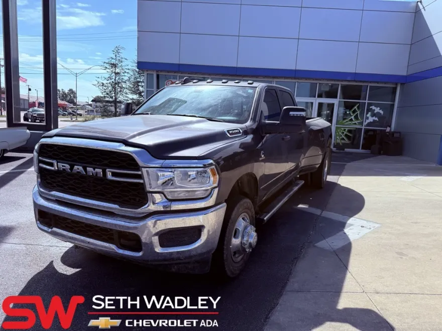 2024 Ram 3500 Tradesman photo 1