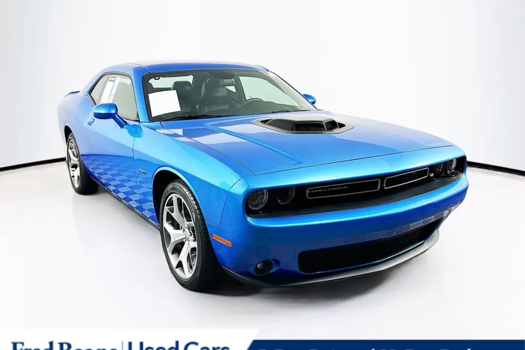 2016 Dodge Challenger R/T Plus photo 1