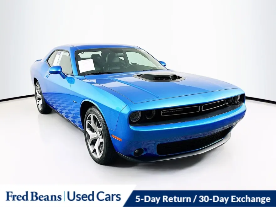 2016 Dodge Challenger R/T Plus photo 1