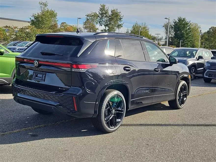 2025 Volkswagen Tiguan SE R-Line Black photo 1