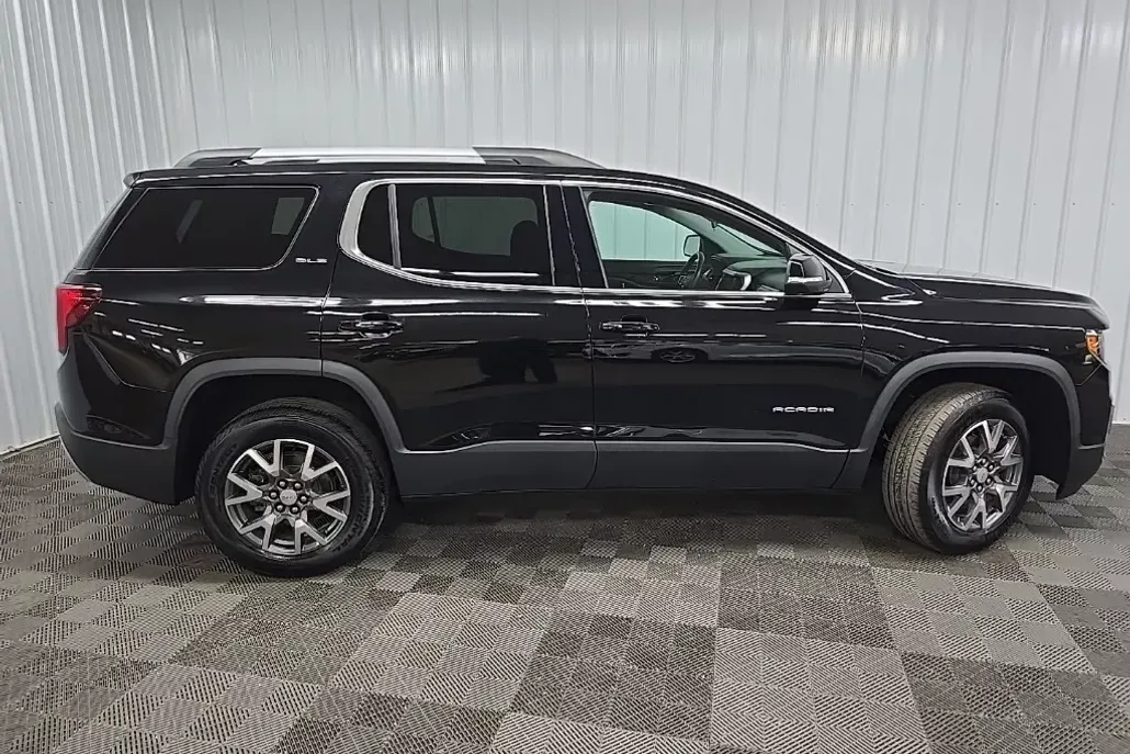 2023 Gmc Acadia SLE photo 1