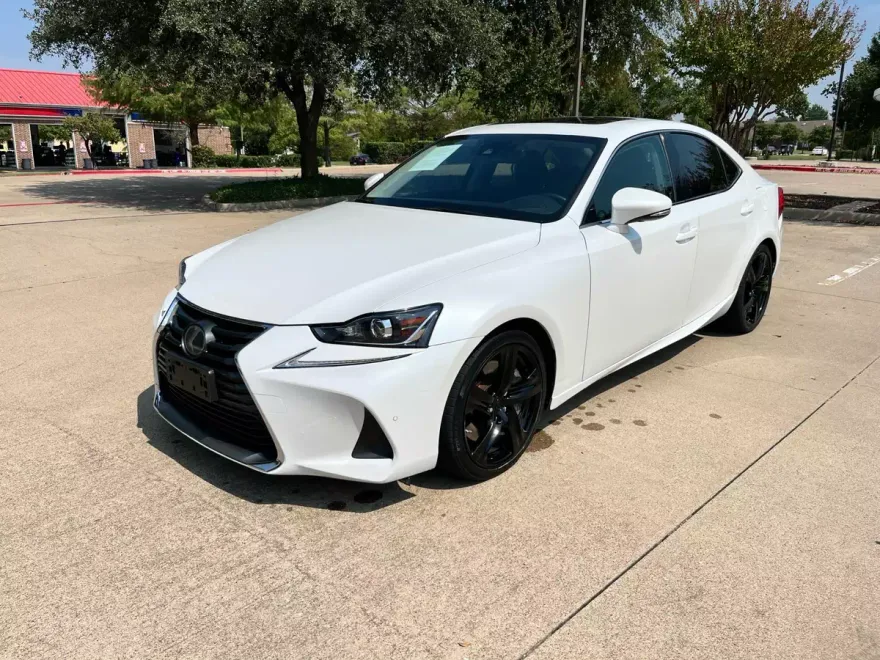2019 Lexus IS 300 photo 1
