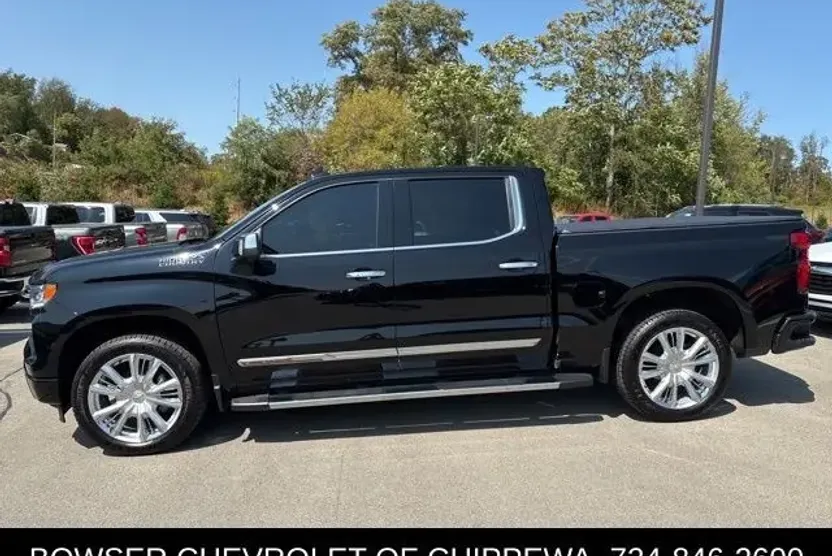 2022 Chevrolet Silverado 1500 High Country photo 1